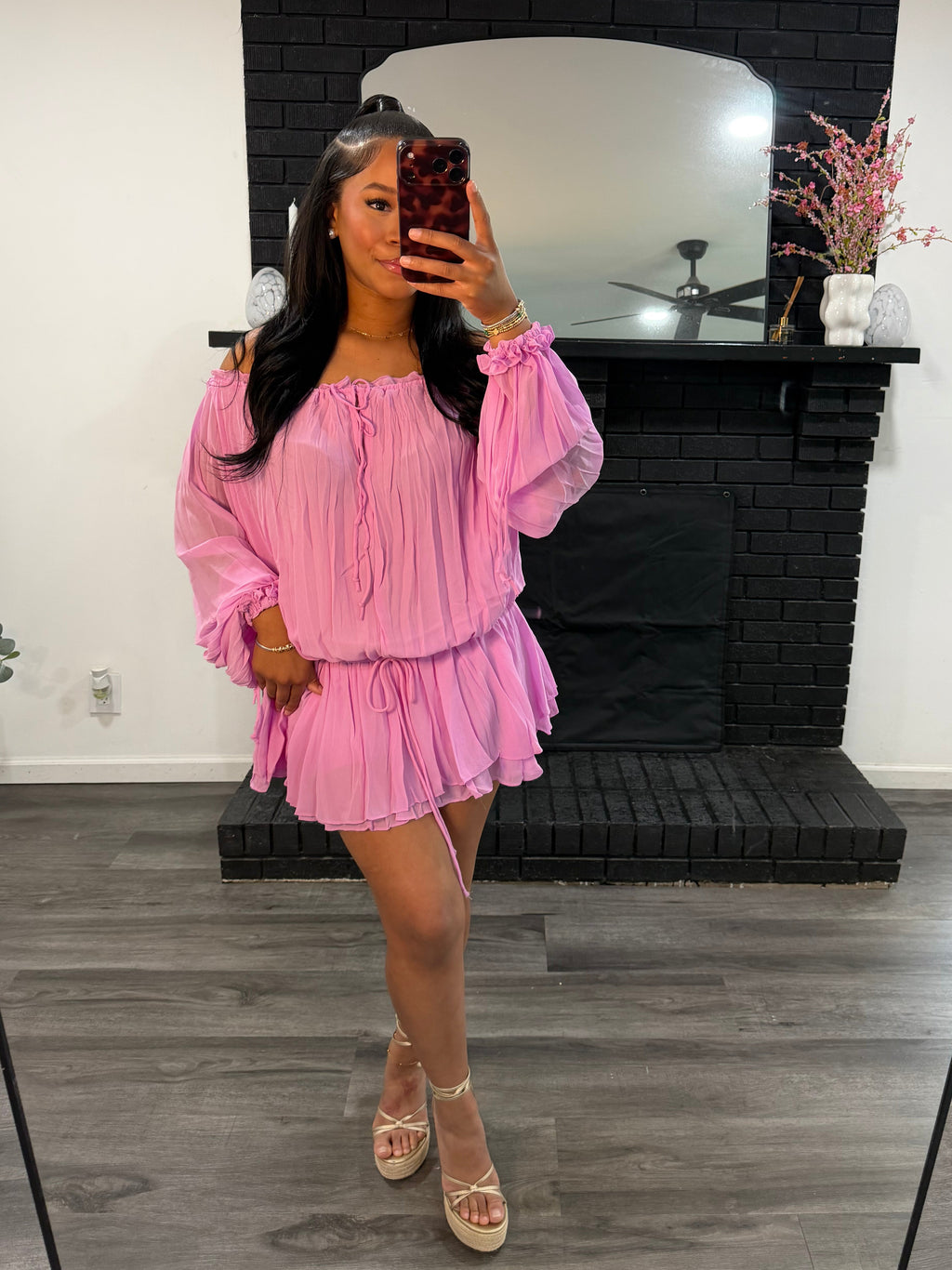 Babydoll pleated mini dress