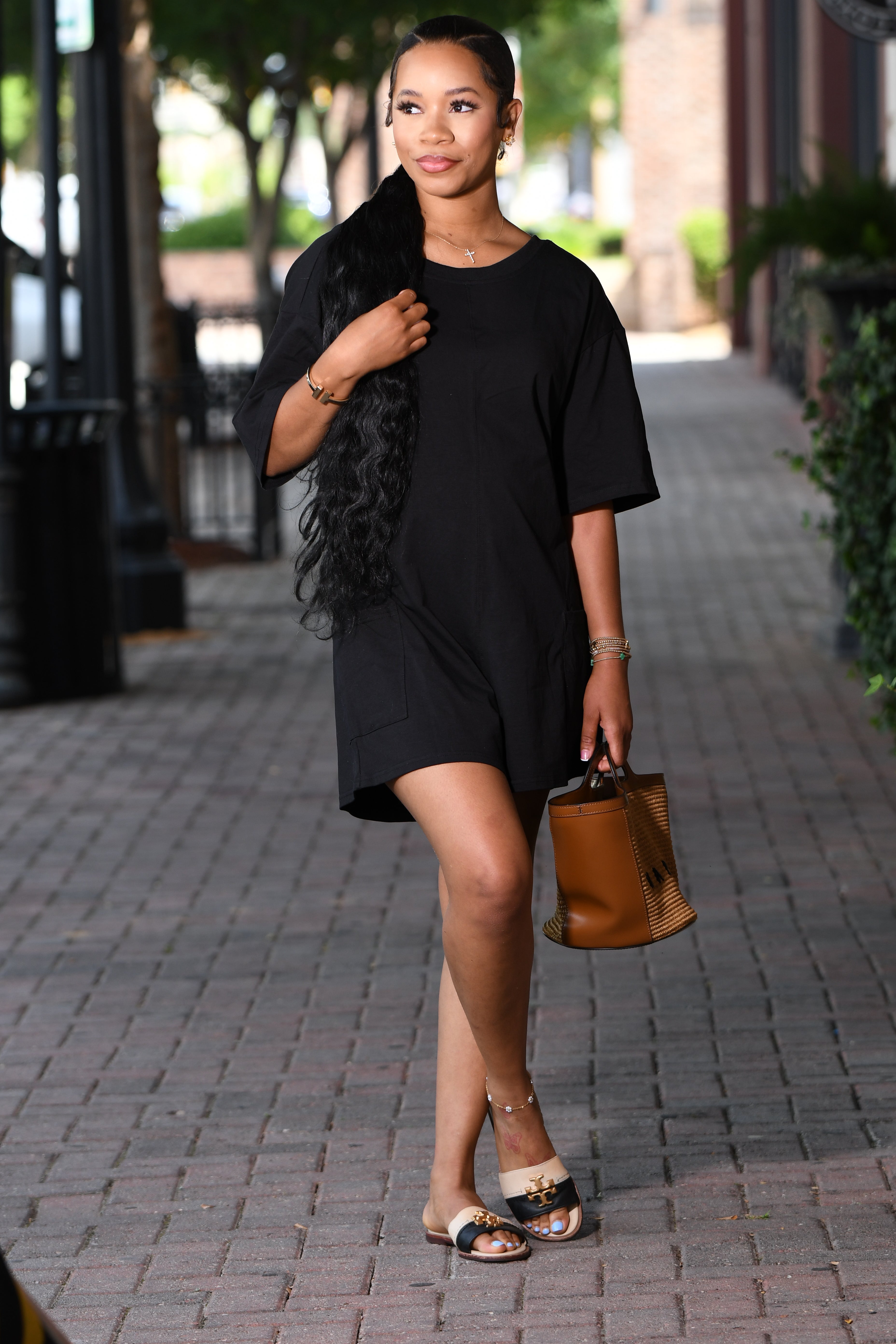 Dilly Dally Romper, black